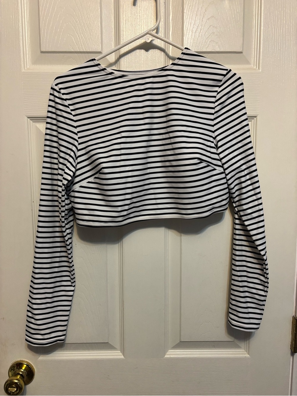 COCOSHIP Black & White Striped Long-Sleeve Rash Guard
